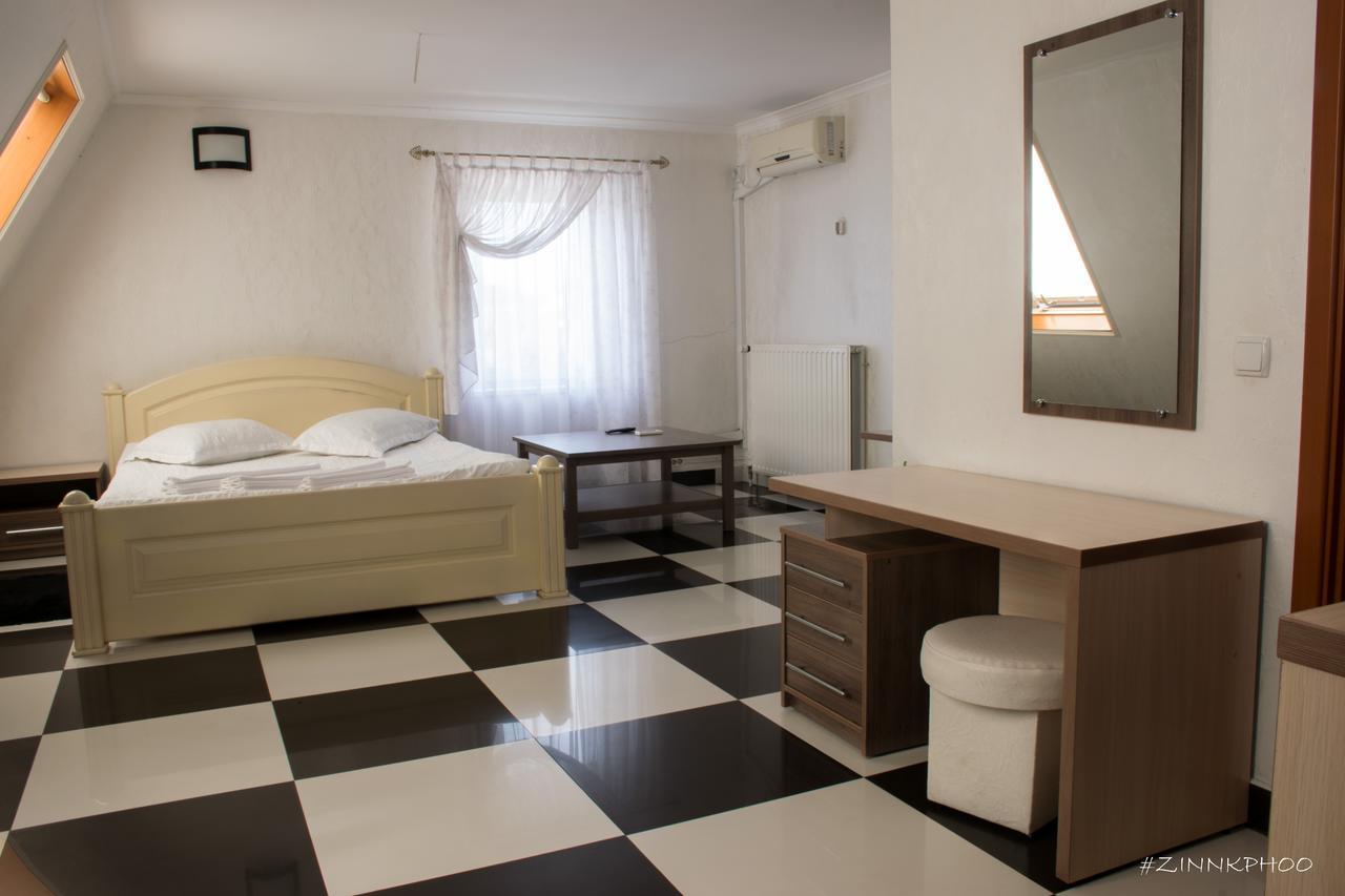 Kedem Hotel Lipiny Buitenkant foto
