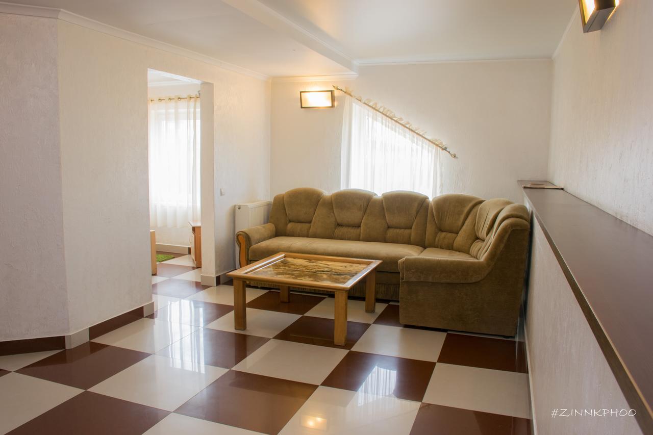 Kedem Hotel Lipiny Buitenkant foto