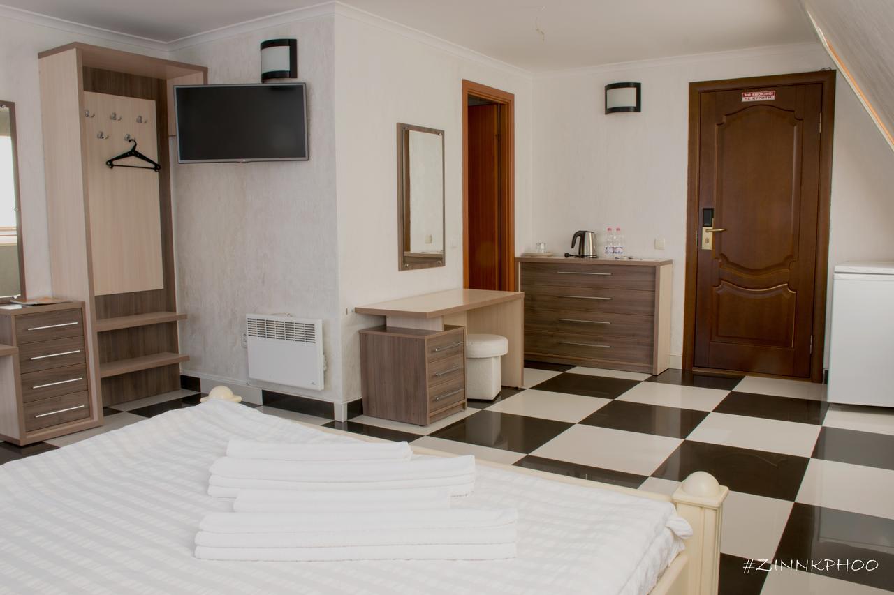 Kedem Hotel Lipiny Buitenkant foto